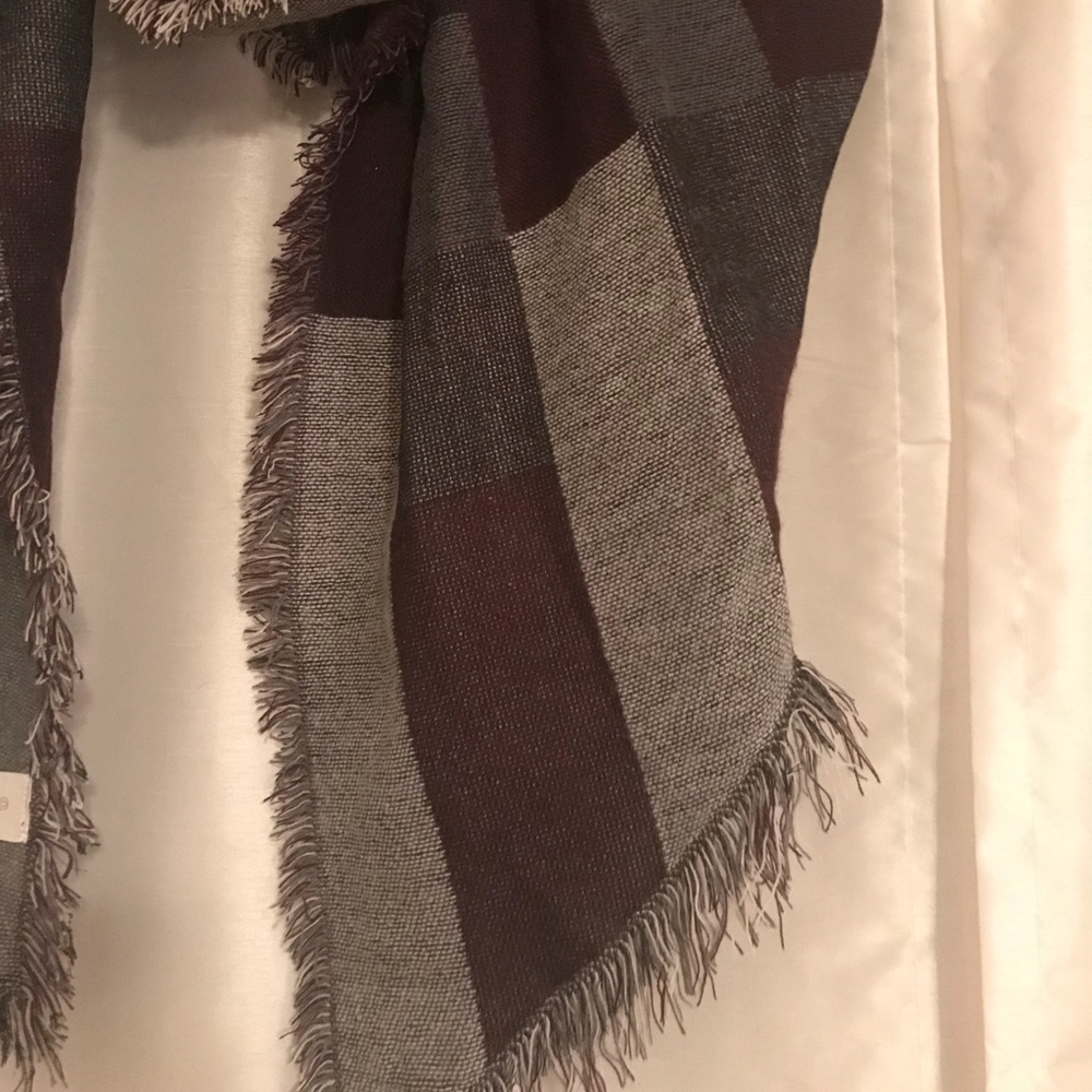 Gray and purple plaid scarf